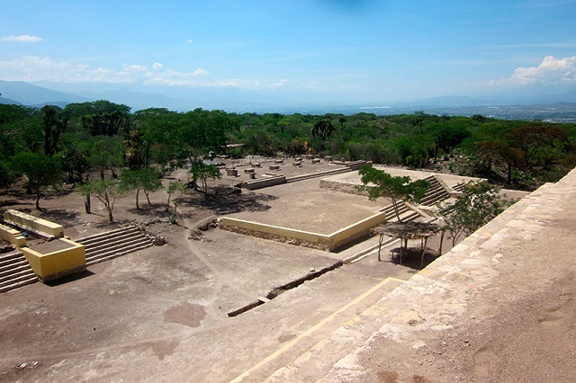 Tinas con más de mil años de antigüedad son halladas en Tehuacán