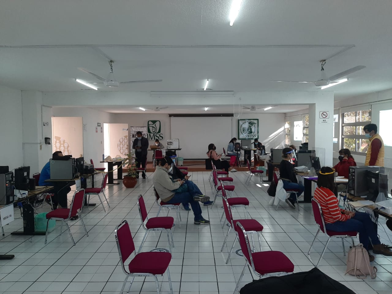 Abre IMSS Puebla contratación de médicos especialistas