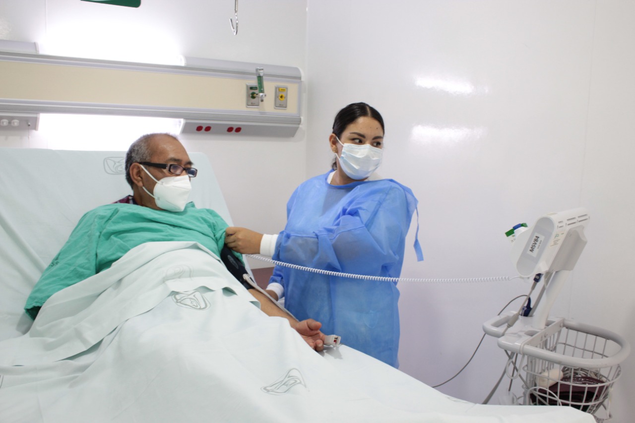 Cirujanos del IMSS salvan la pierna de un hombre 