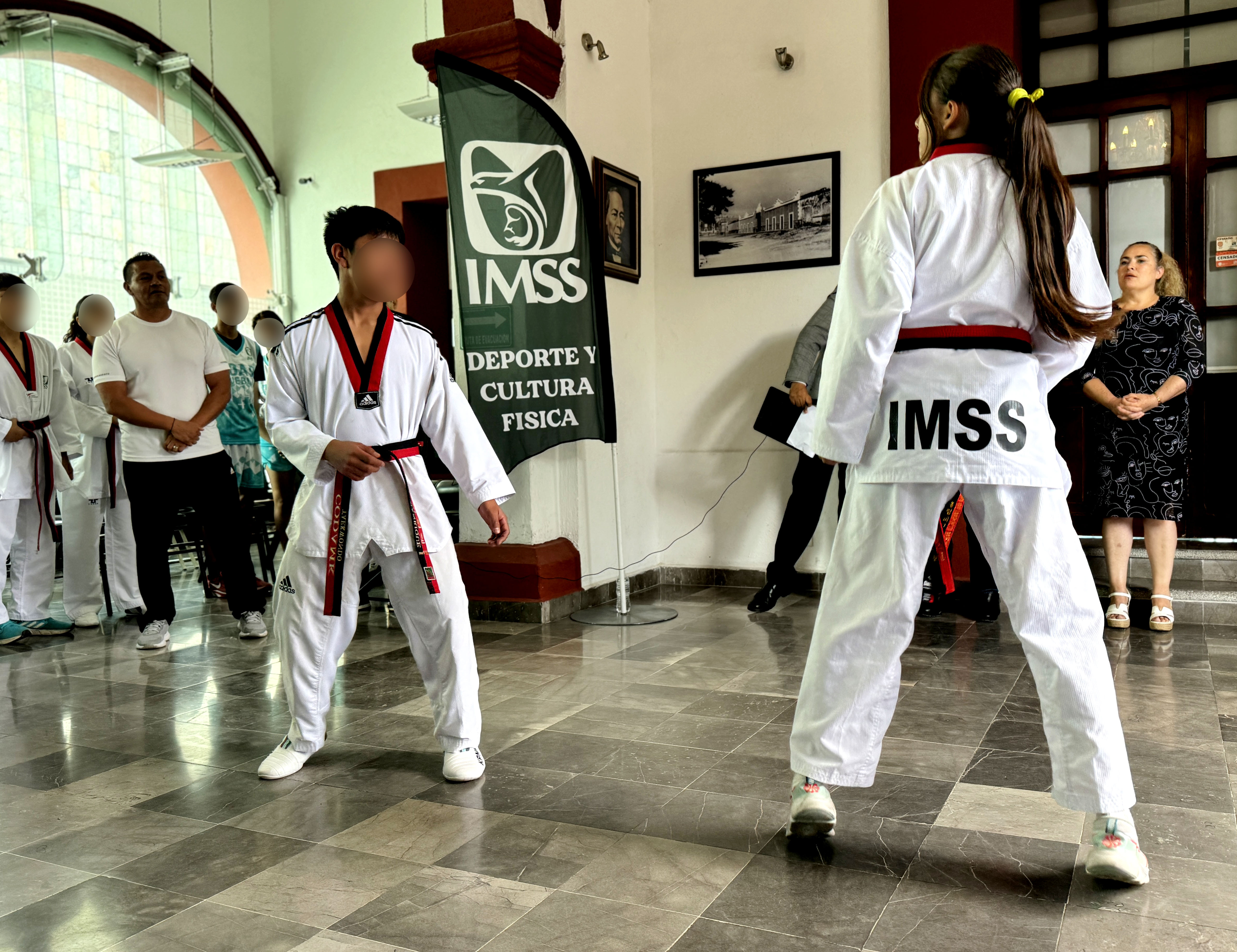Abandera IMSS Puebla a deportistas que participarán en Juegos Nacionales ODEIMSS