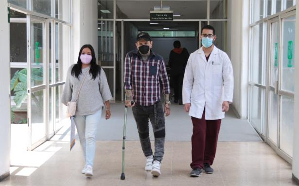 Tras 10 años de tratamientos motociclista se recupera de accidente 