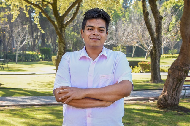 Egresado de la UDLAP obtiene beca PECDA