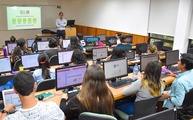 UDLAP ofreció cátedras con siete expertos en temas de mercadotecnia