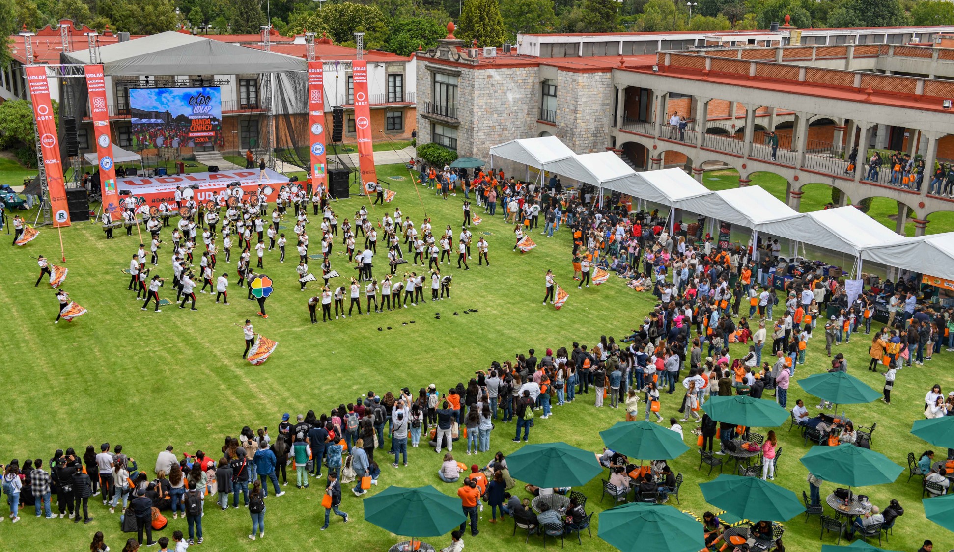 Jóvenes de preparatoria viven la experiencia de la Expo UDLAP