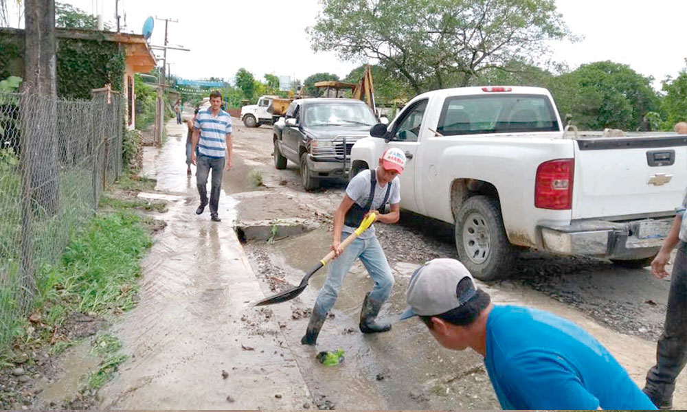 Tromba afecta 12 viviendas en Tenampulco