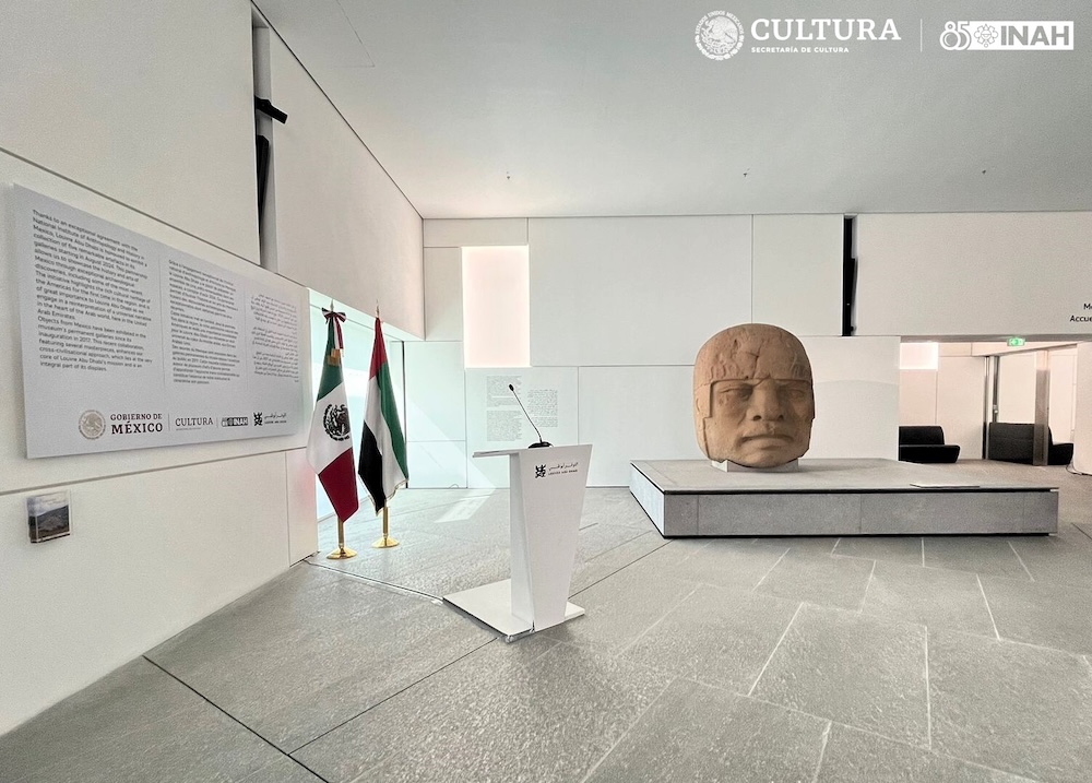 Piezas arqueológicas mexicanas se exhiben en el Museo Louvre Abu Dabi