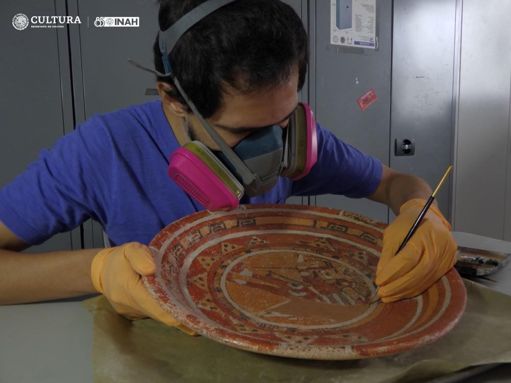 Laboratorios del INAH restauran cerca de 1,000 piezas prehispánicas halladas en la ruta del Tren Maya