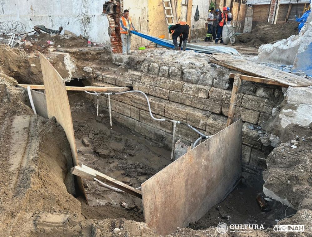 INAH halla vestigios de la antigua muralla del puerto de Veracruz