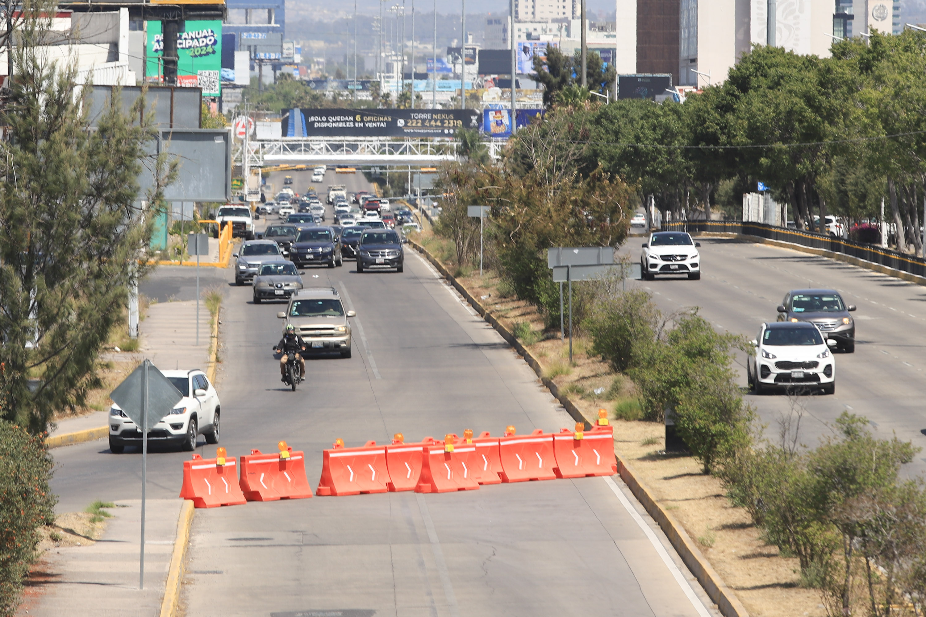 Empresas encargadas de la obra en Vía Atlixcáyotl investiga muerte de trabajadores 