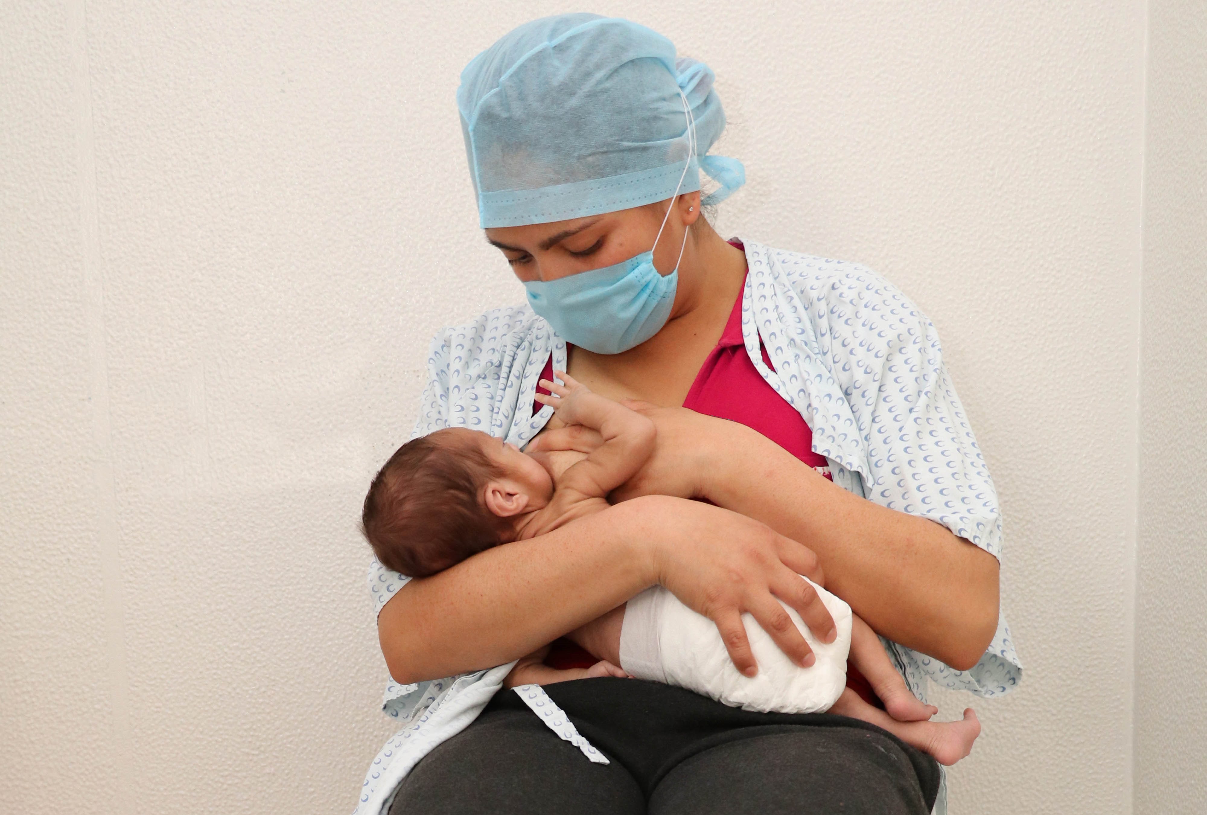  Acreditan a tres hospitales de  Puebla por apoyo a lactancia materna  