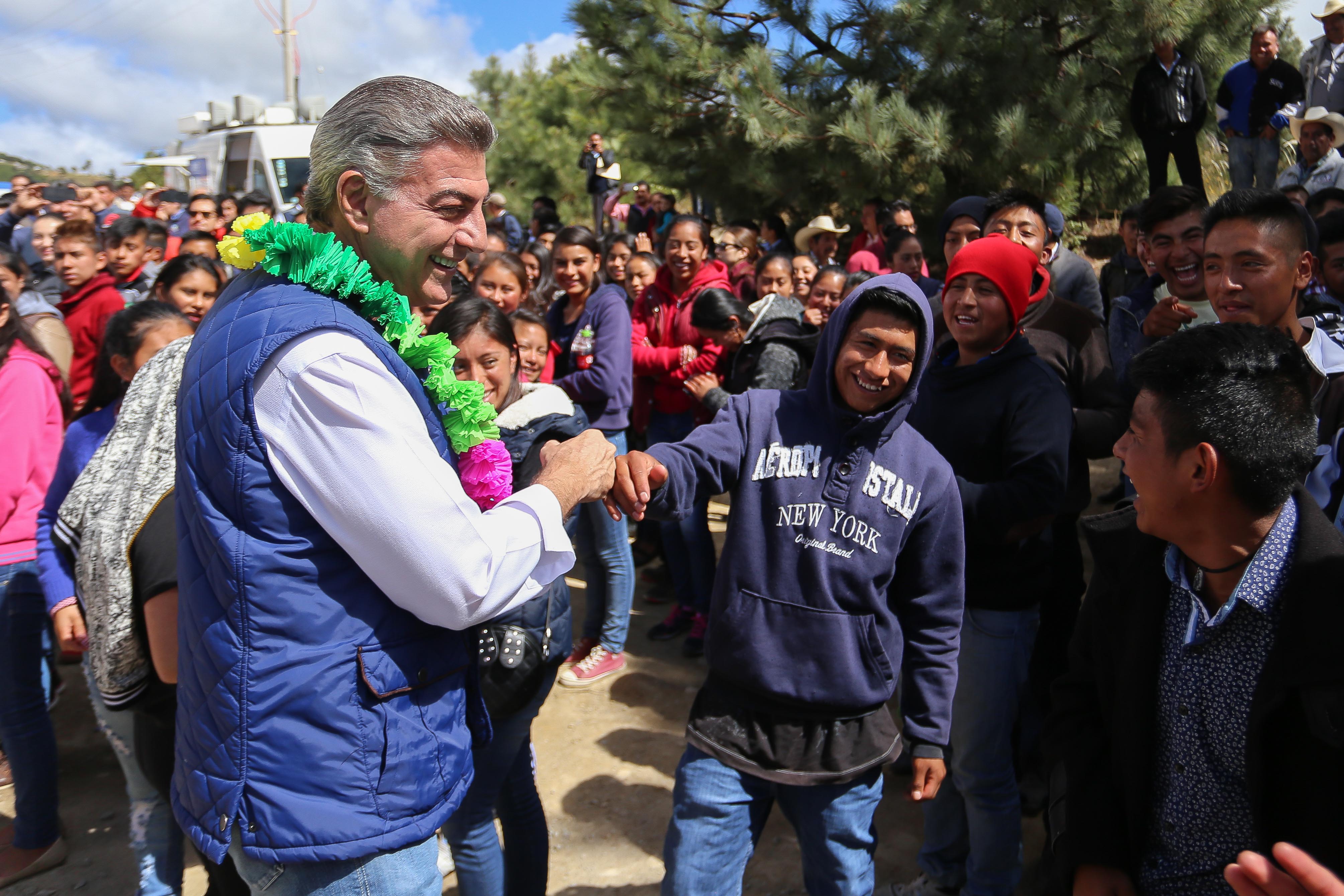 Promueve Antonio Gali valores en los jóvenes poblanos