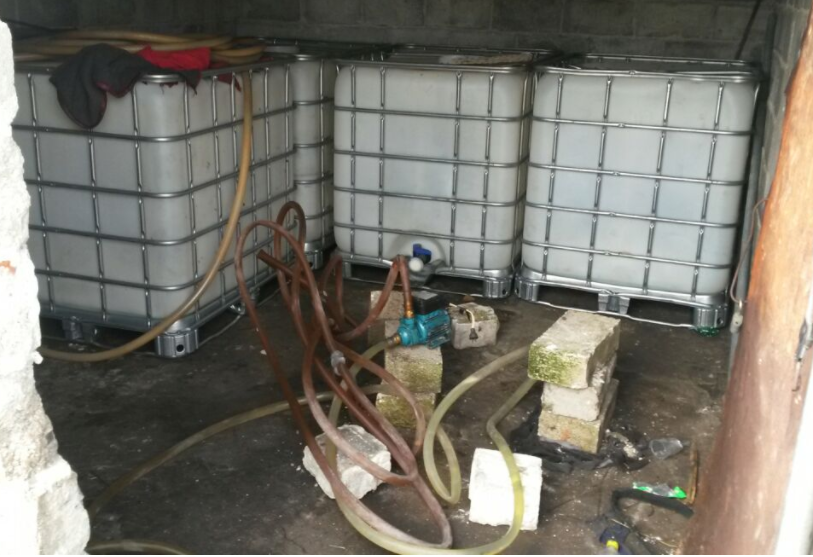 Policías encuentran almacén de huachicol en Coronango