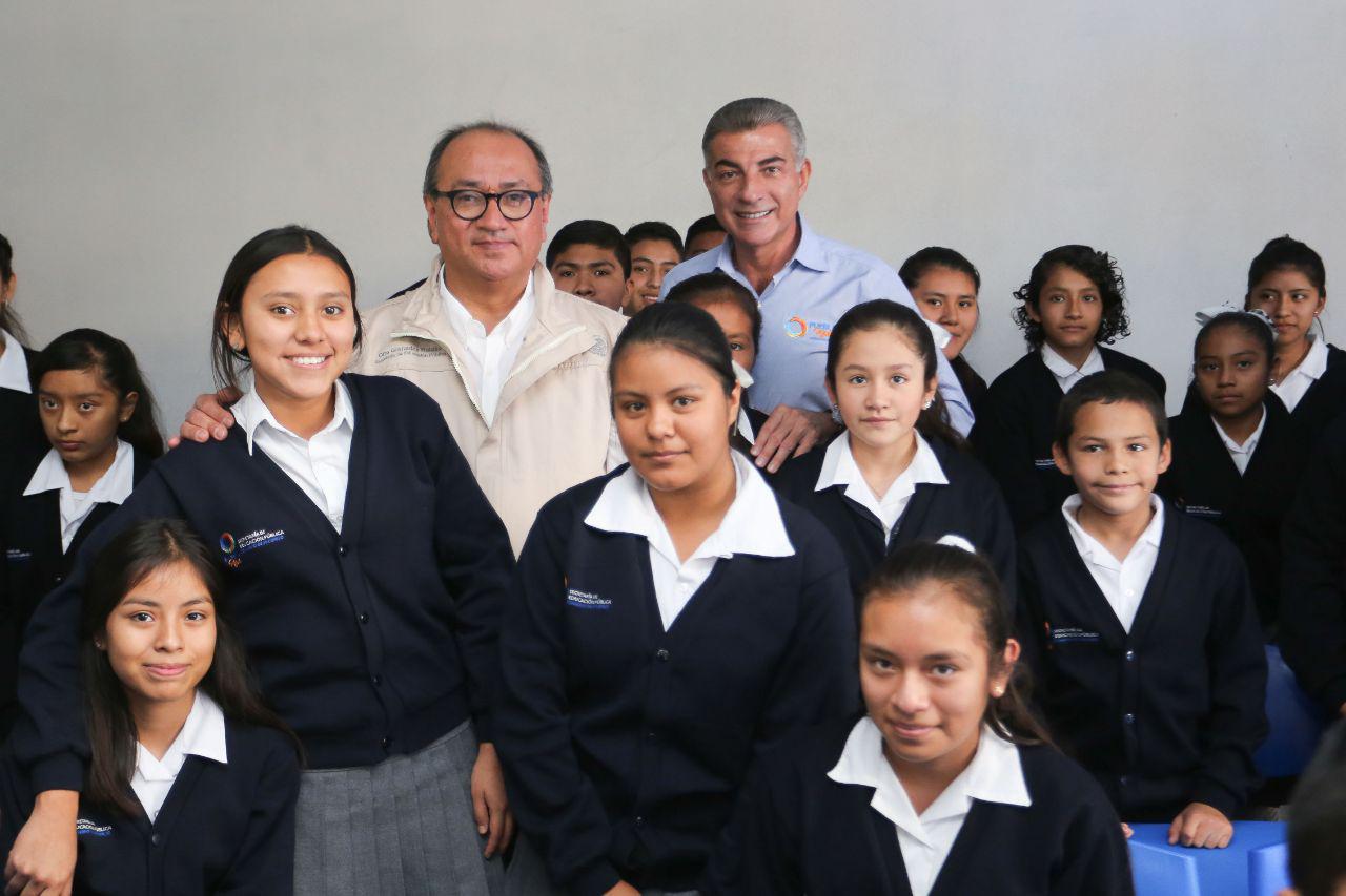 Granados y Gali entregan primera etapa de Centro Escolar de Izúcar