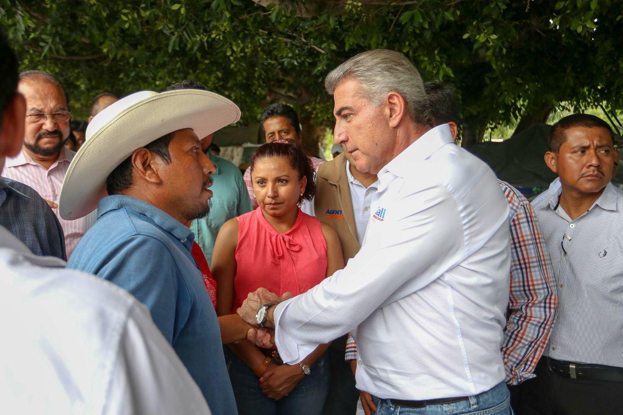 Gali supervisa reconstrucción de escuelas en Piaxtla