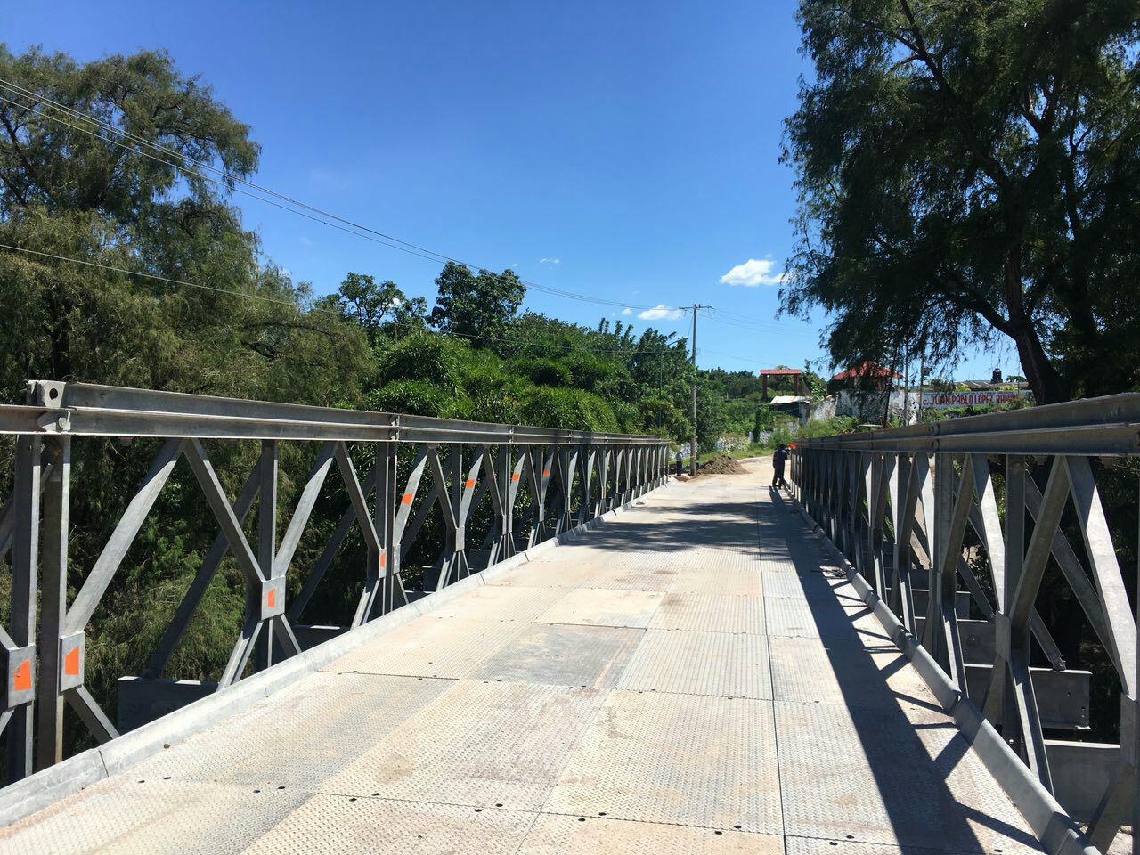 Infraestructura instala puente provisional en entrada de Chietla