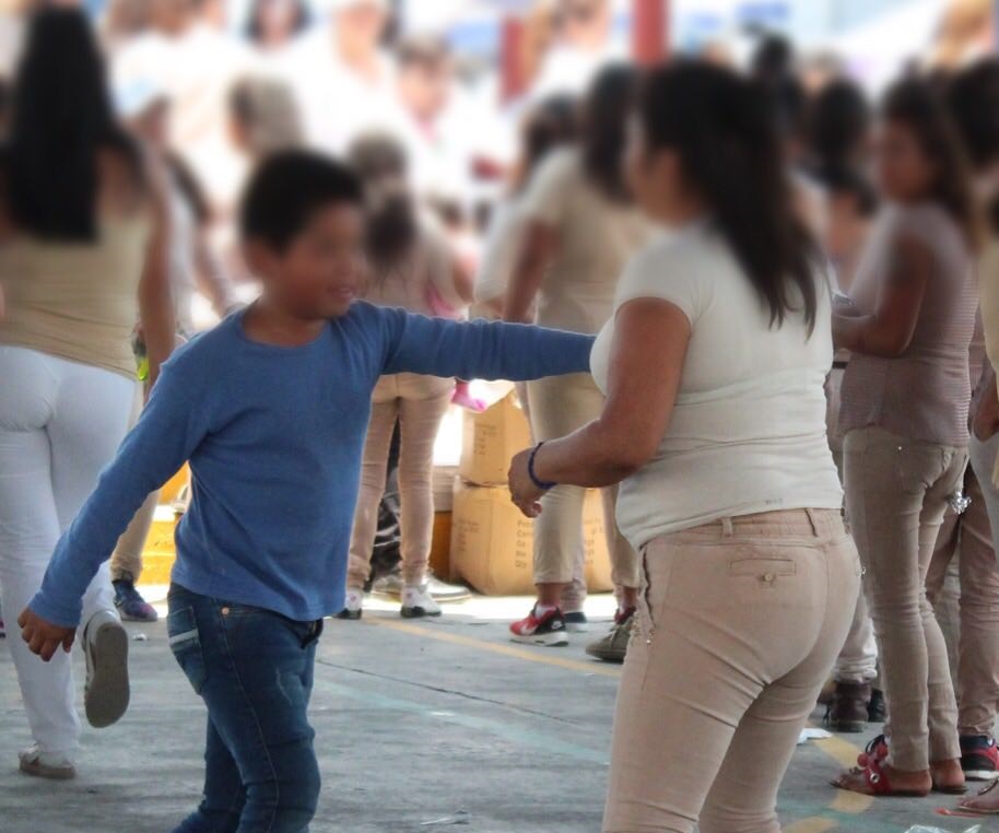 Mamás recluidas en San Miguel celebran en familia el 10 de Mayo