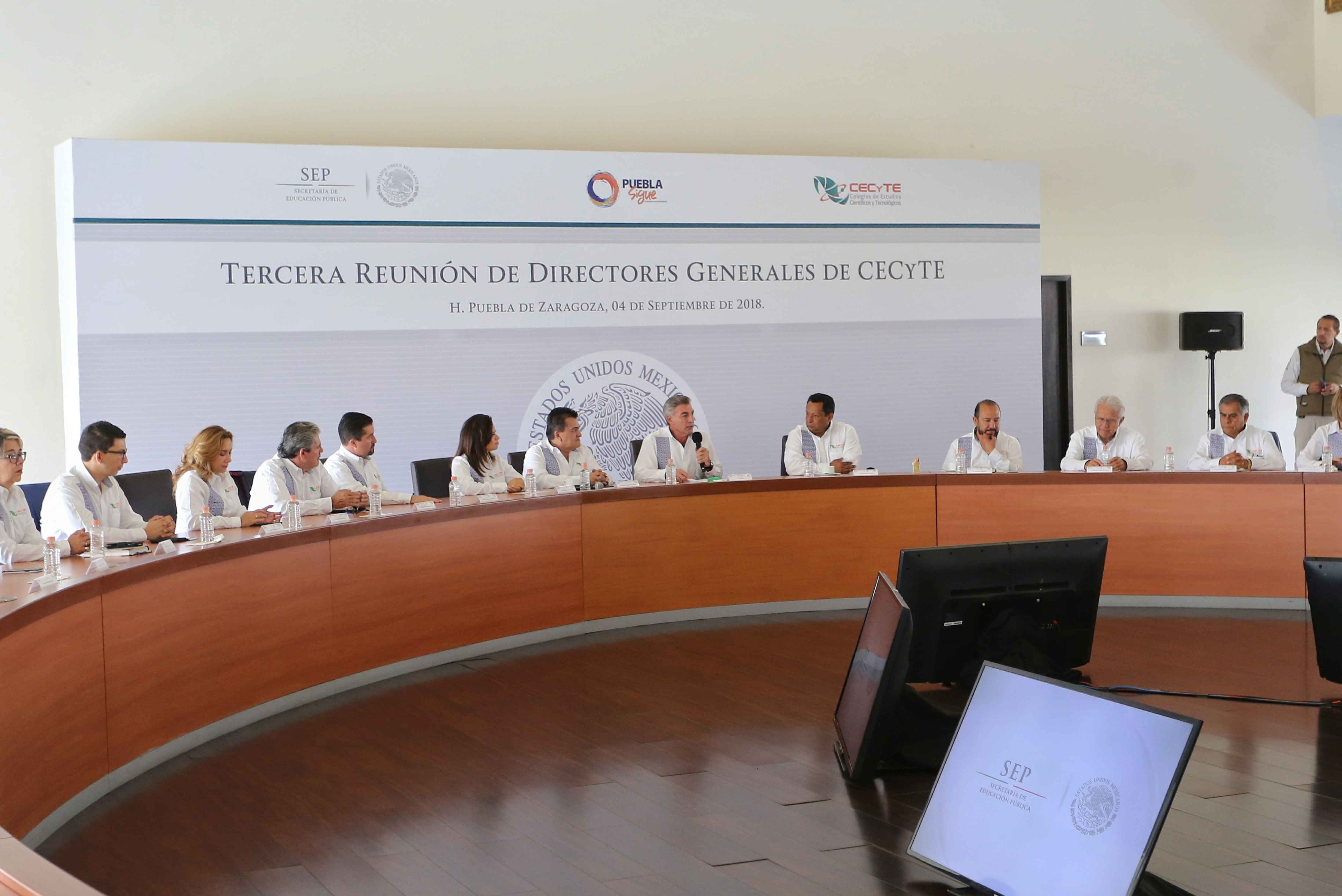 Participa Gali en Reunión de Directores Generales del CECyTE