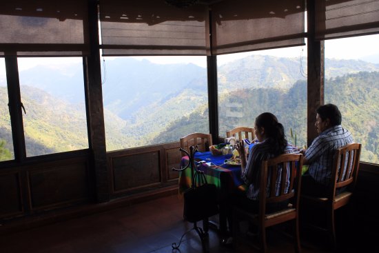 Clausuran restaurante El Mirador en Zacatlán por incumplir decreto