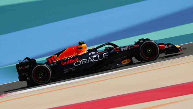 Sergio Pérez se estrenó con el RB19 de Red Bull