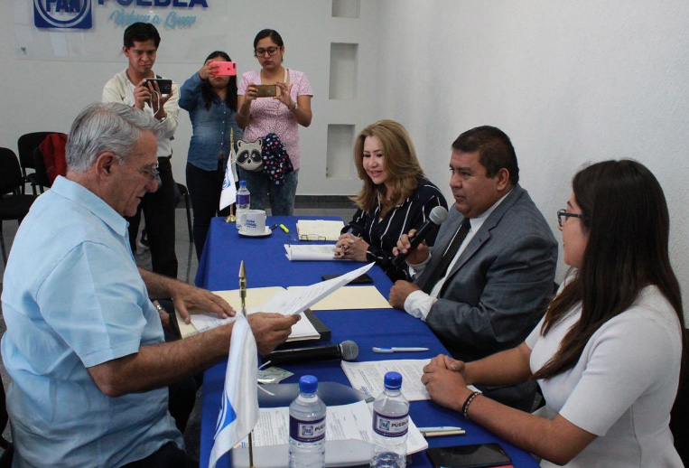 Fraile se registra como aspirante a candidato a la gubernatura