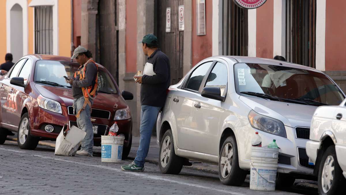 Van 51 franeleros sancionados por apartar lugares en el Centro Histórico