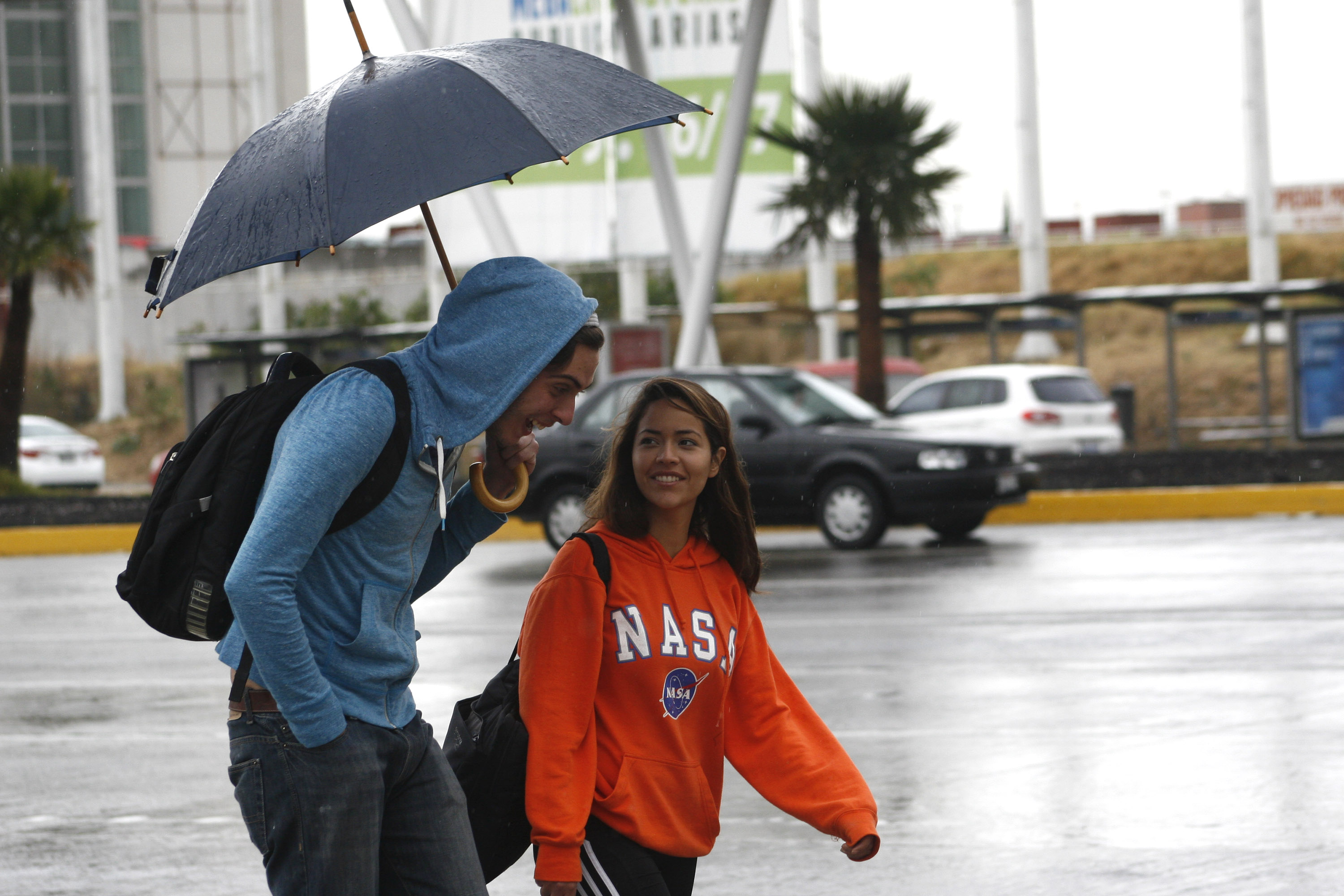 Frente frío 4 trae fuertes lluvias y rachas de viento a Puebla