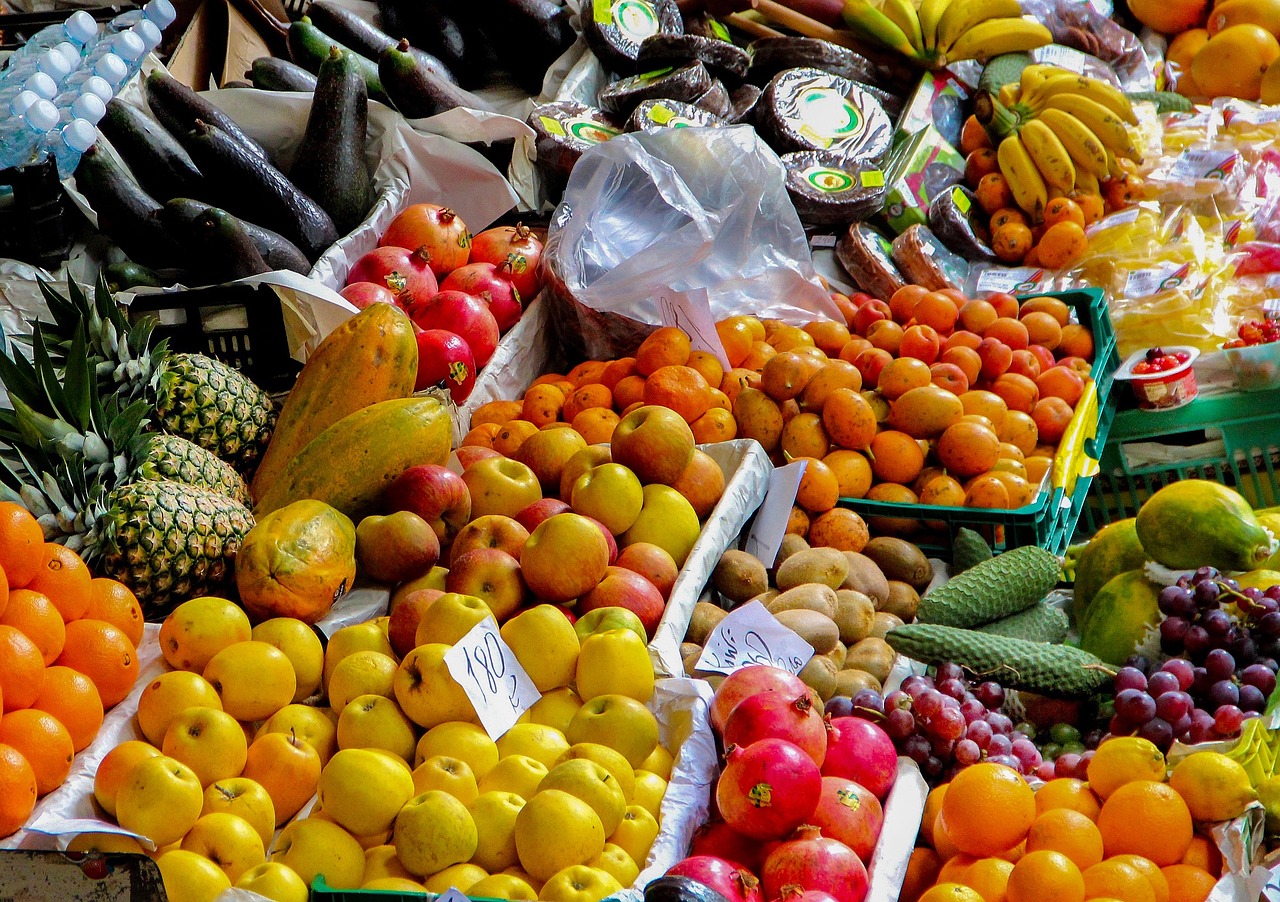 Un espacio digno para ofrecer sus productos solicitan comerciantes de fruta en Acatlán de Osorio 
