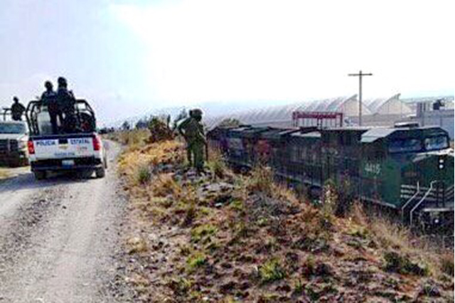 Frustran saqueo a Cemex; intentaron robar furgones en Tepeaca