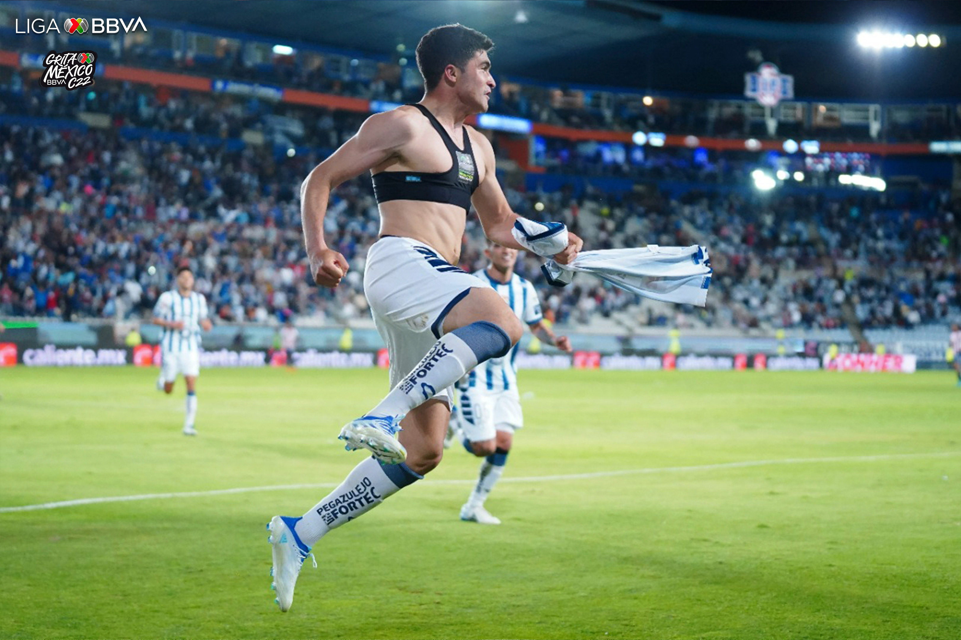 Sufriendo pero Pachuca sigue vivo y llega a seminifales