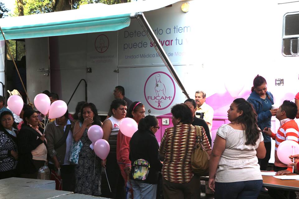 Otorgan seguros contra cáncer de mama en Huauchinango