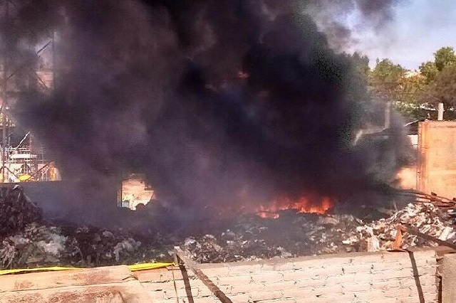 Se reaviva fuego en depósito de desechos en San Jerónimo Caleras