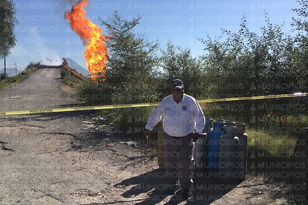 (VIDEO) Explota una toma clandestina de gas LP en Acajete