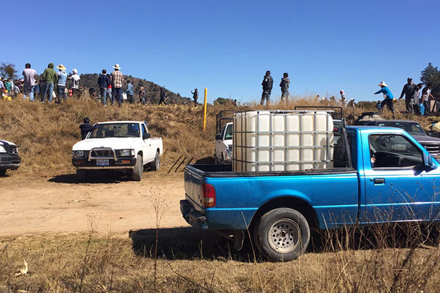 Habitantes apoyan a chupaductos en Tlahuapan, acepta edil