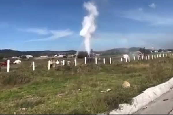 Abren válvula para sofocar incendio en gasoducto de Acajete