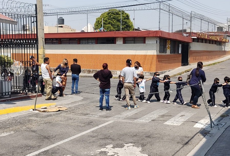 Evacúan escuelas de colonia 20 de Noviembre en Puebla por fuga de gas