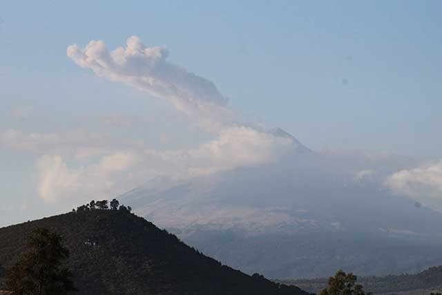 Después de 4 años, el Popocatépetl otra vez bañó de ceniza a Izúcar