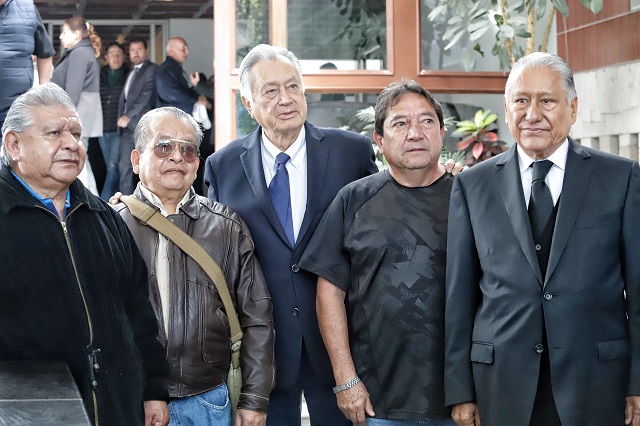 Pasarela de priístas en funeral del periodista Enrique Montero Ponce