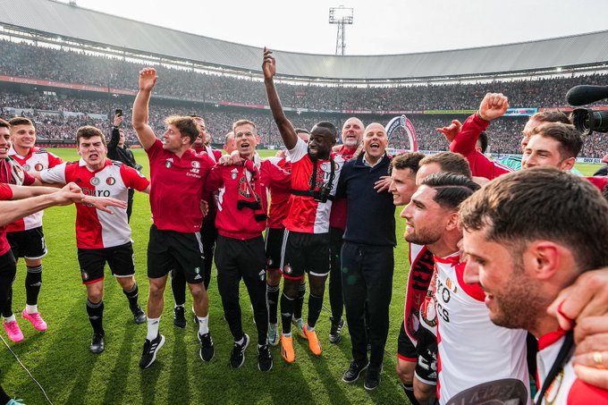 Santiago Giménez es campeón de la Eredivisie con el Feyenoord