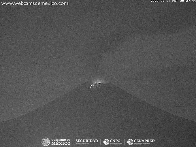 Popocatépetl registra expulsión de material incandescente
