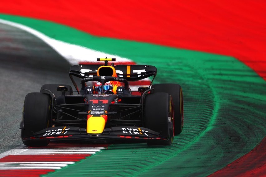 Checo Pérez deja en la vuelta 26 el Gran Premio de Austria 2022