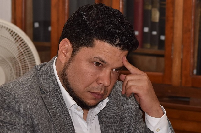 Impugna Biestro validez de candidatura de Claudia Rivera