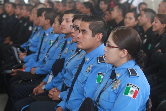 Entrega Gali estímulos fiscales a policías