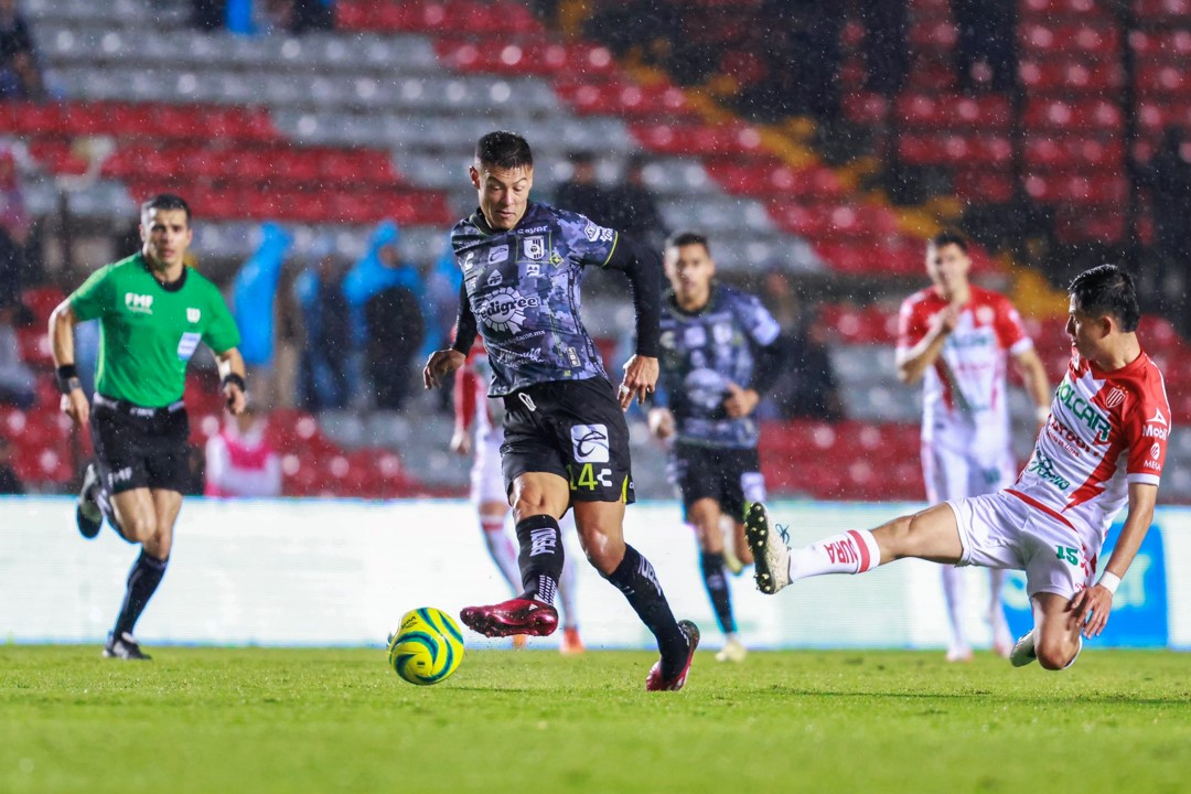 VIDEO Necaxa mantiene el invicto con agónico empate