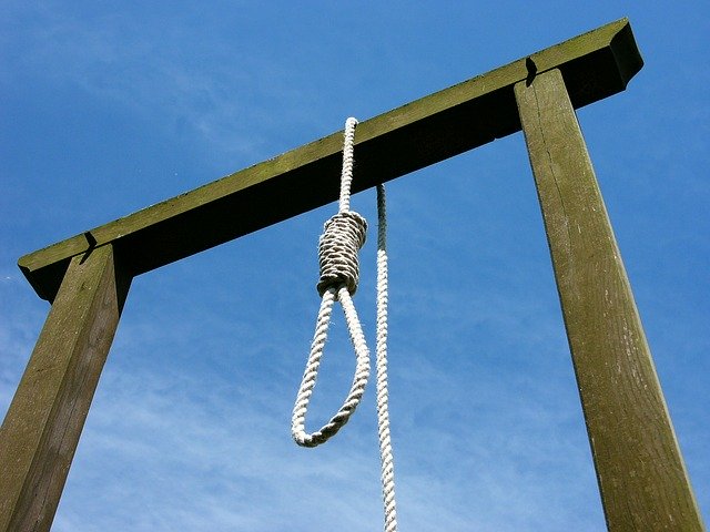 Sujetos implicados en violación y asesinato de una joven son ejecutados