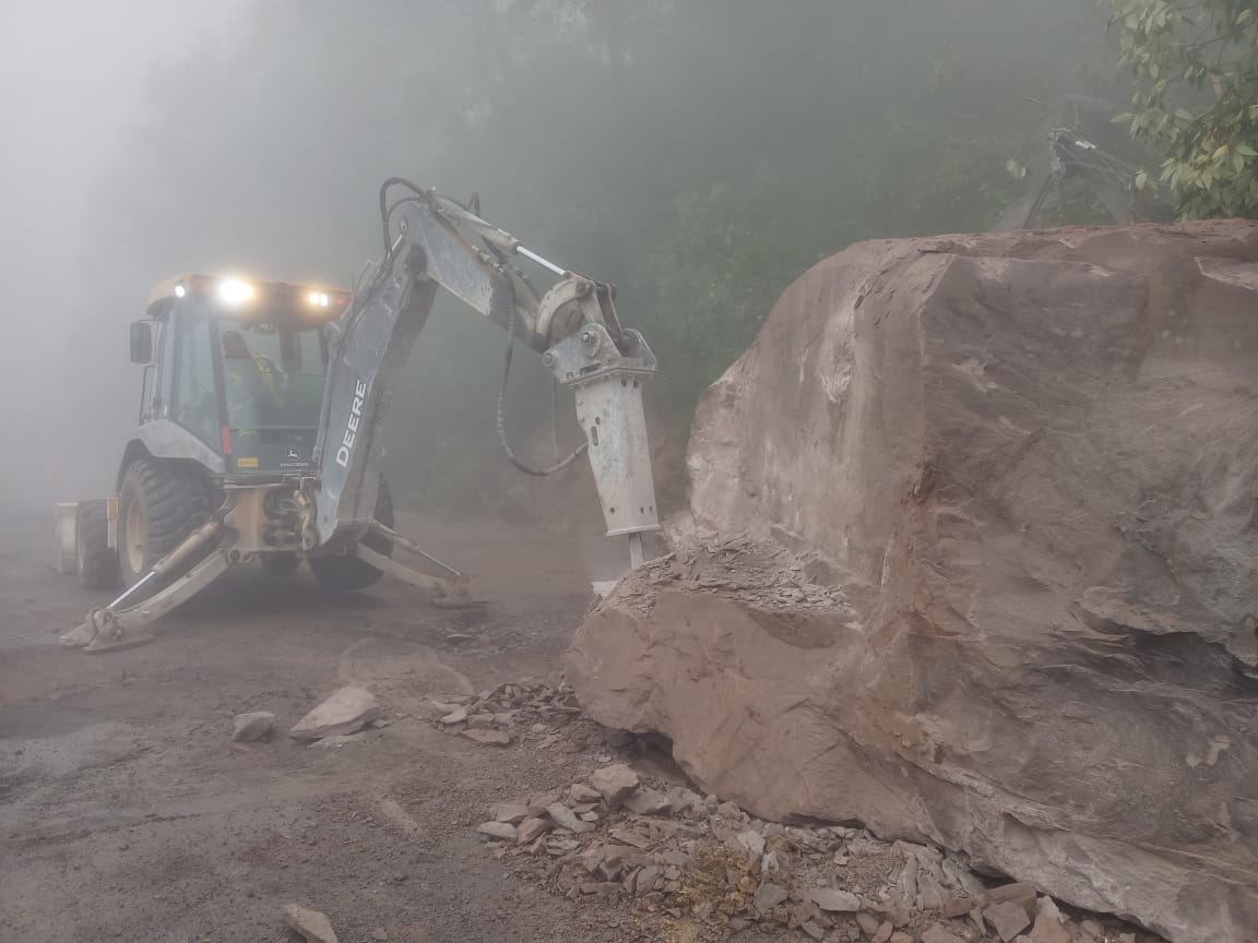 Por deslave se cierra parcialmente la autopista Acatzingo-Cd. Mendoza