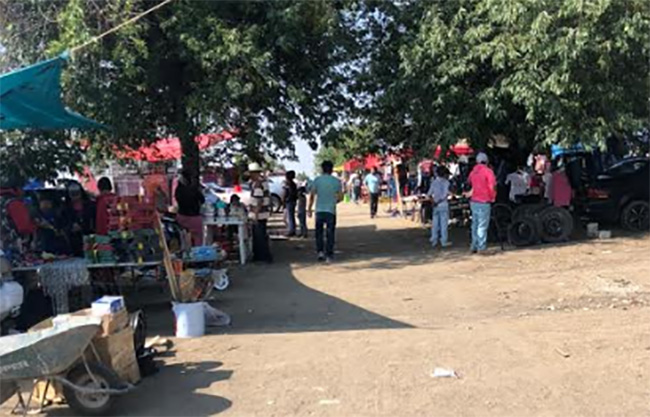 Reinciden comerciantes del tianguis de Cuatro Caminos y se instalan cerca de Huejotzingo