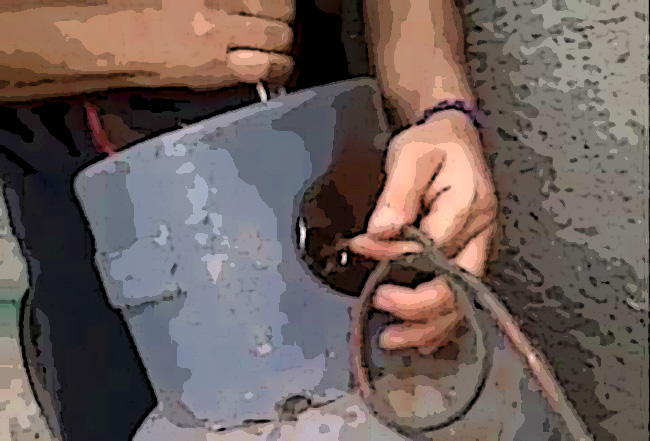 Ebrio golpea a su esposa y amenaza con explotar tanque de gas