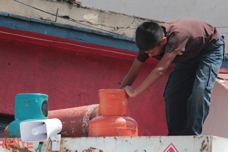 Cae en dos semanas 24 pesos el costo del tanque de gas en Puebla