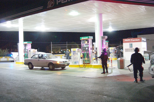 De madrugada asaltan gasolinera en Izúcar