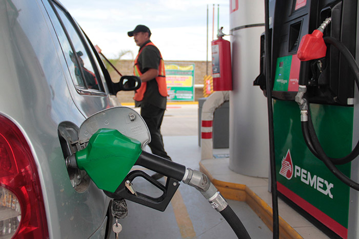 Hasta en 15 pesos se vende gasolina magna en ciudades fronterizas